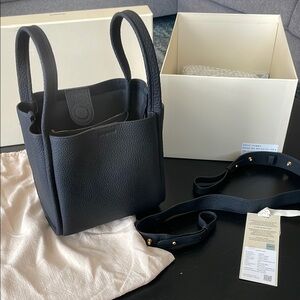 Songmont Song Medium in Onyx (full grain leather version)